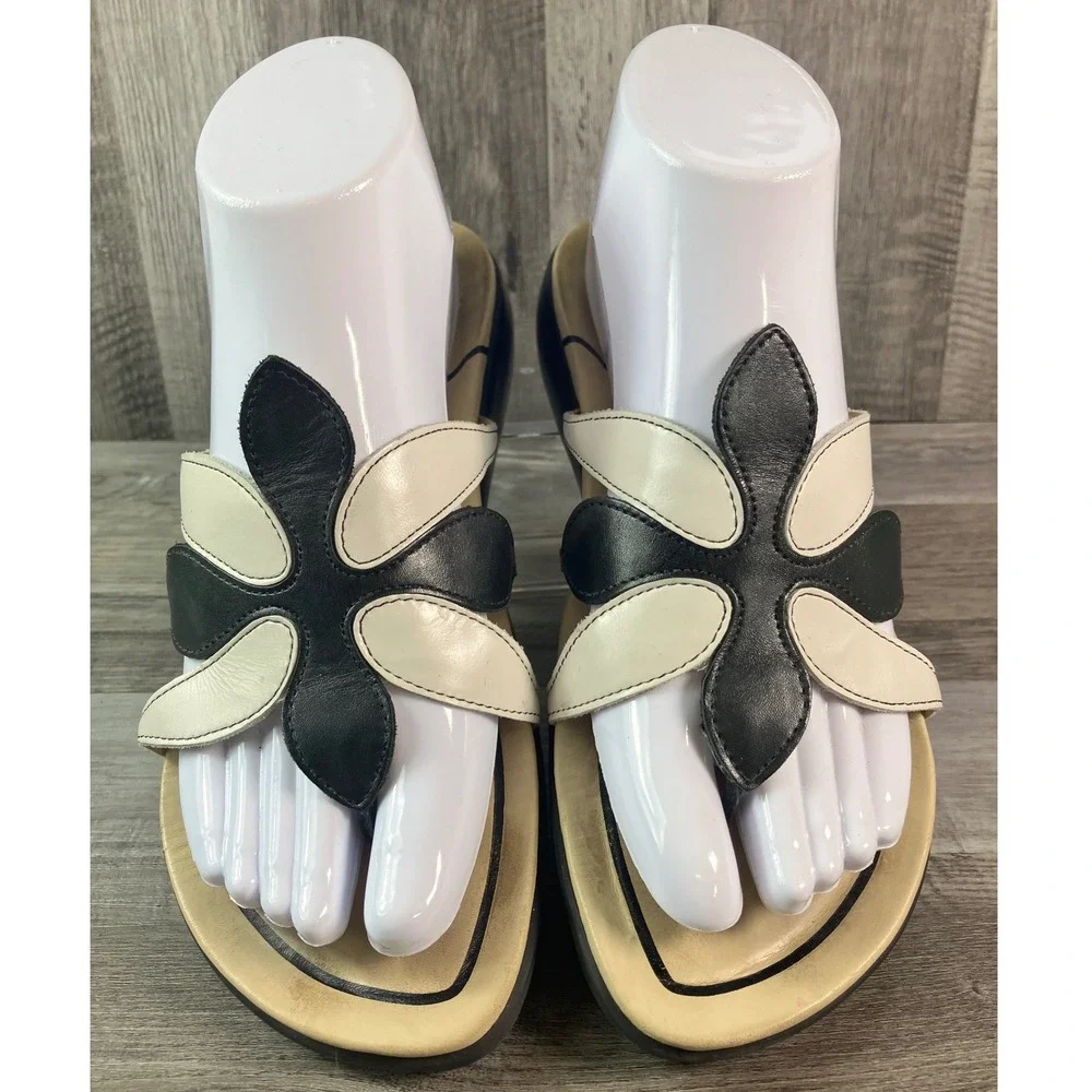 Dansko Womens Black White Leather Floral Petal Thong Wedge Sandals Size 38 7.5-8